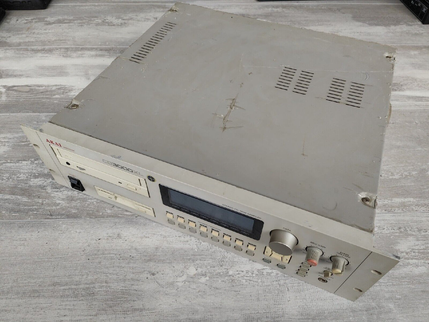 Akai CD3000XL Sampler