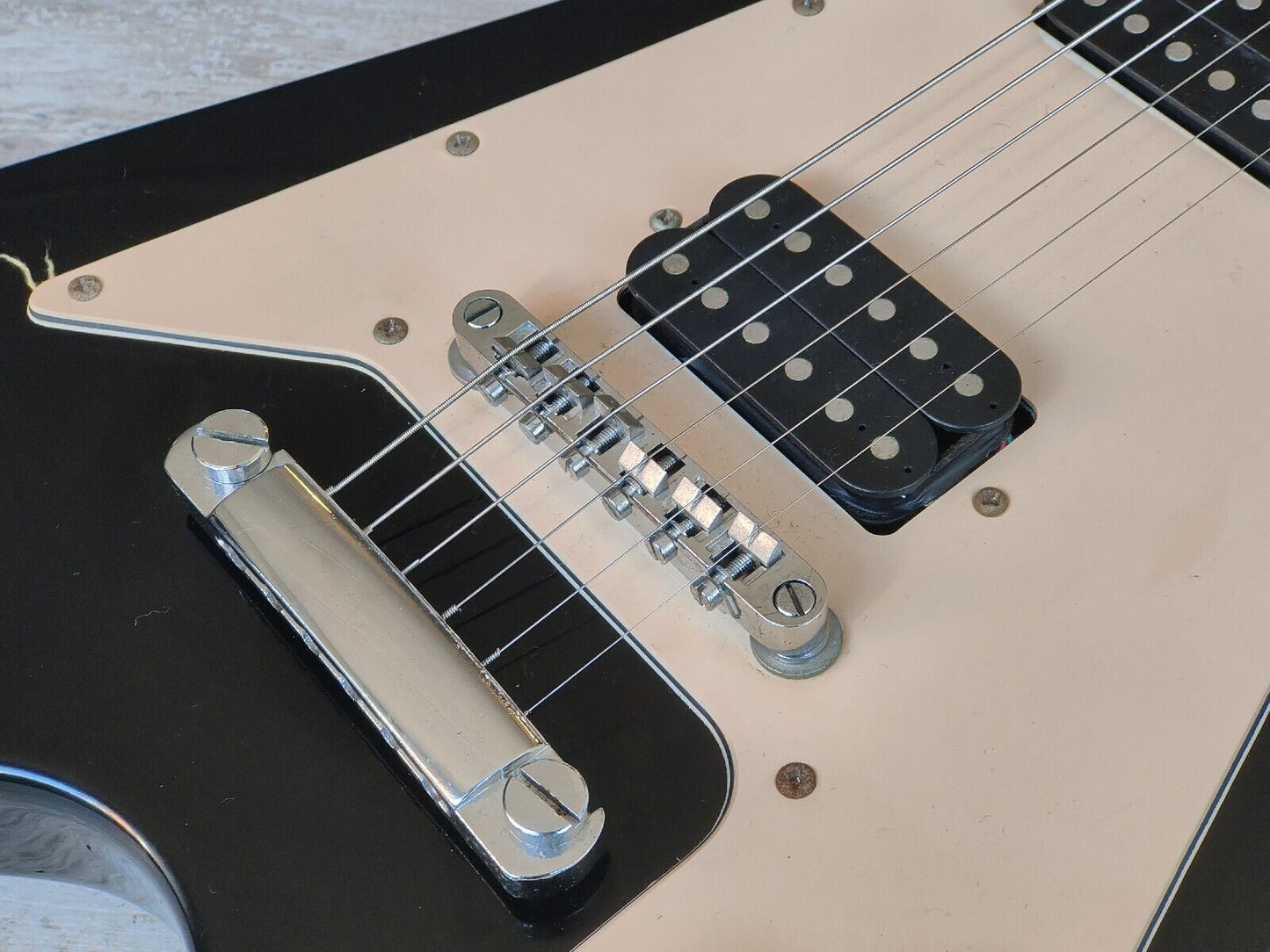 Flavor (by Aria) Flying V (Black)