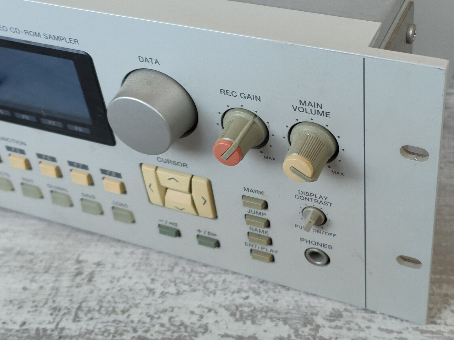 Akai CD3000XL Sampler