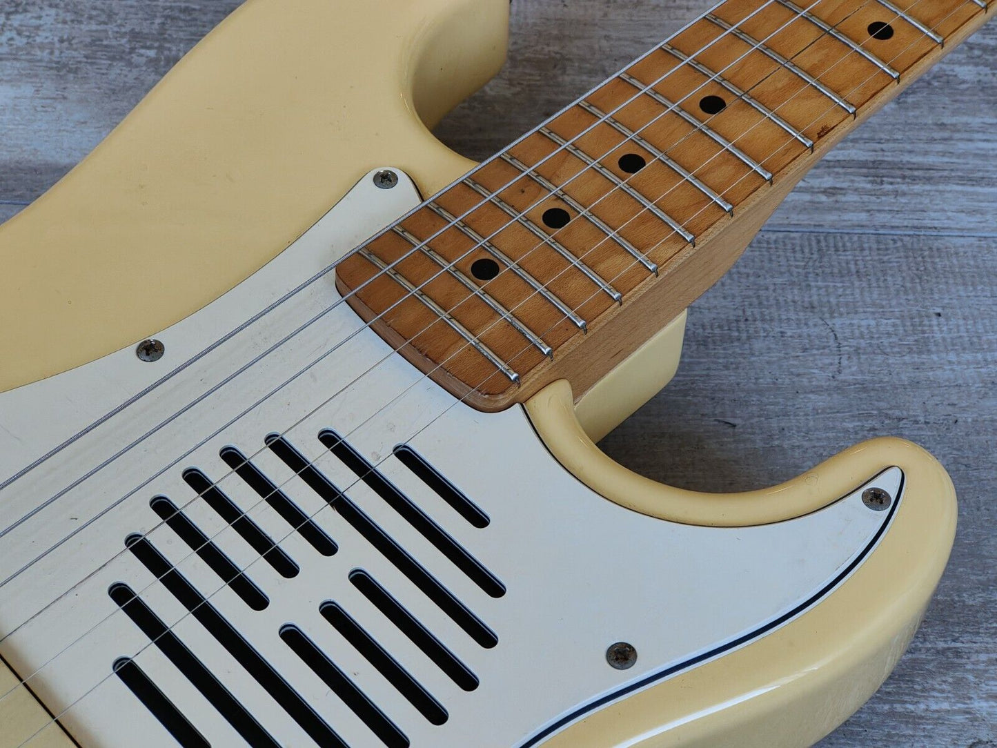 1993 Fender Japan ST-CHAMP Travel 70's Style Stratocaster (Aged White)