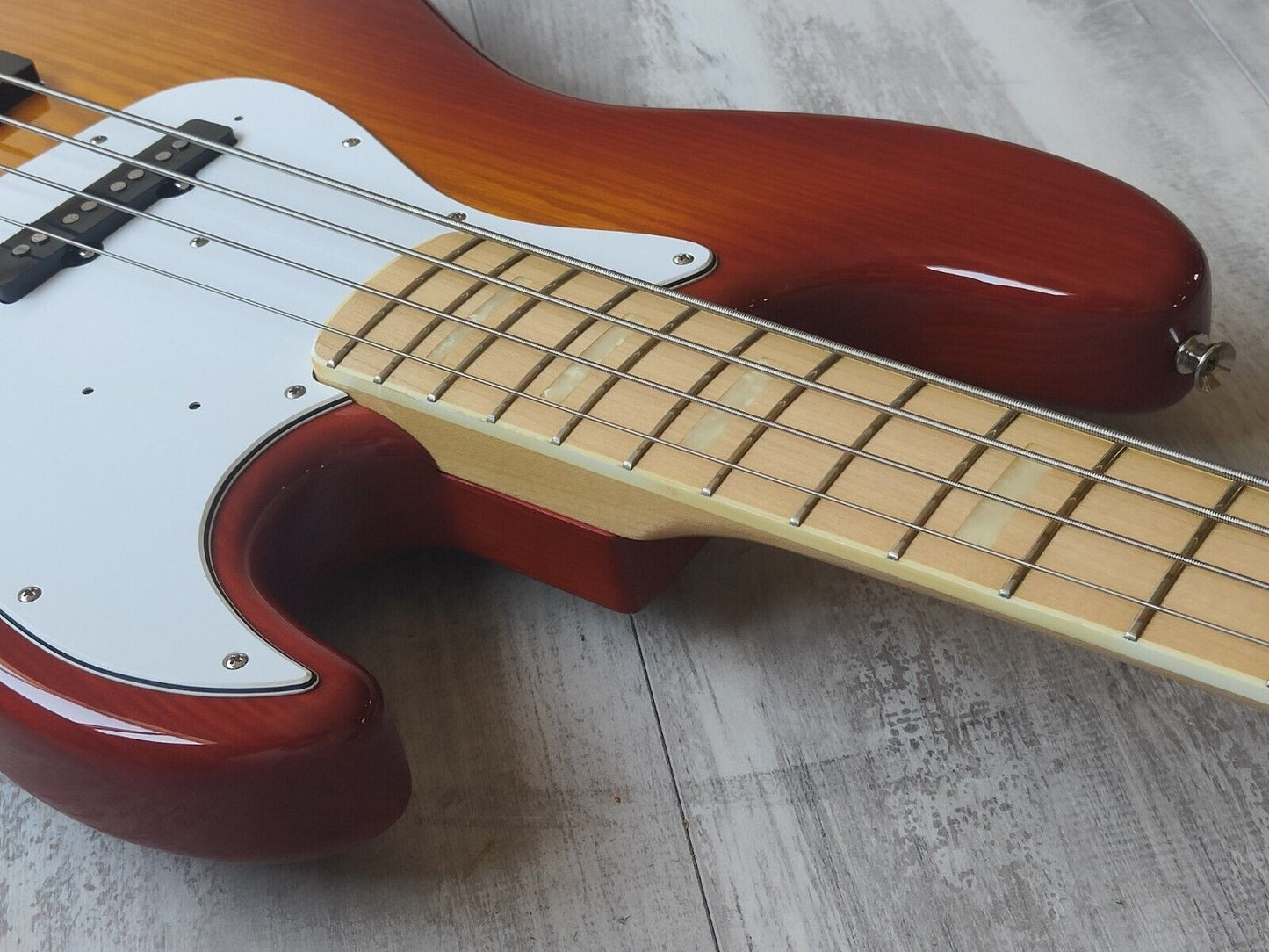 2004 Fender Japan JB75 '75 Reissue Jazz Bass (Light Amber Sunburst)