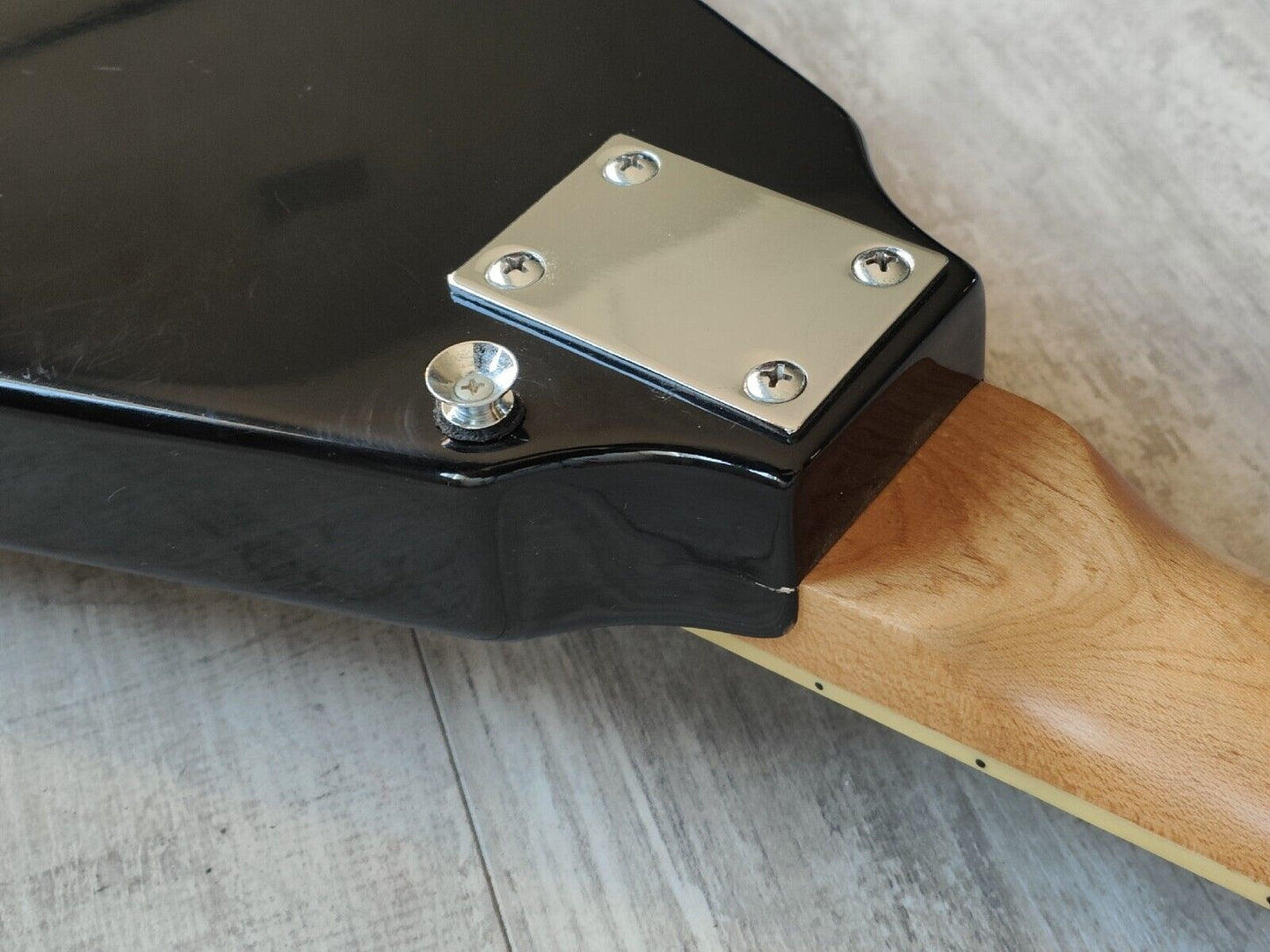 Flavor (by Aria) Flying V (Black)