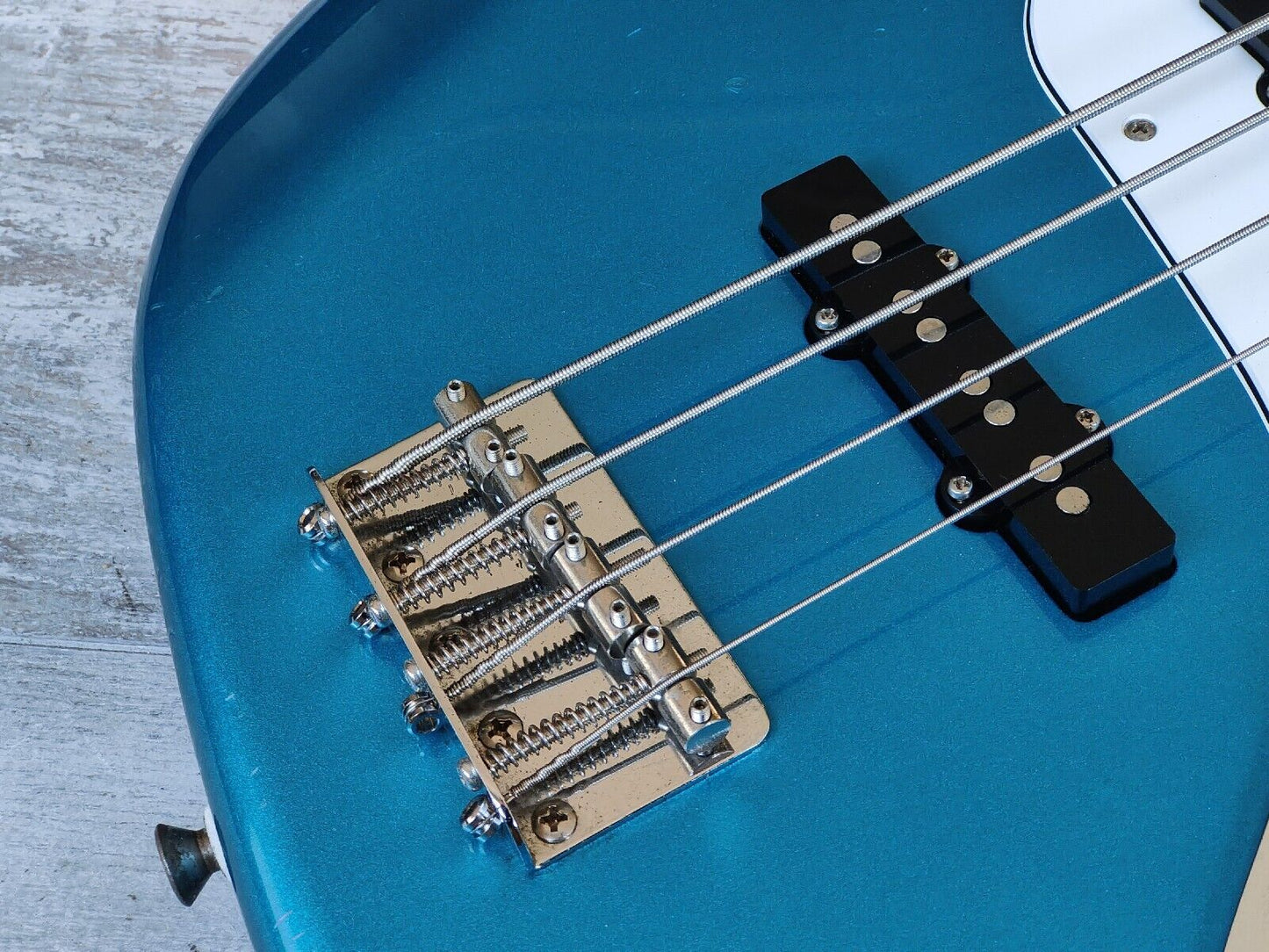 2004 Fender Japan Jazz Bass Standard (Lake Placid Blue)