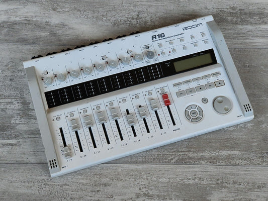 Zoom R16 USB Audio Interface / Digital Multitrack Recorder / Control Surface