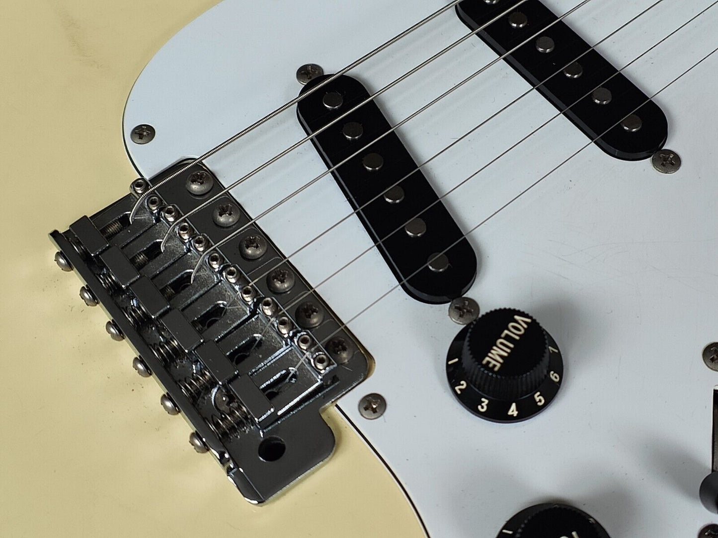 1986 Fender Japan ST72-65 '72 Reissue Blackmore Scalloped Stratocaster (White)