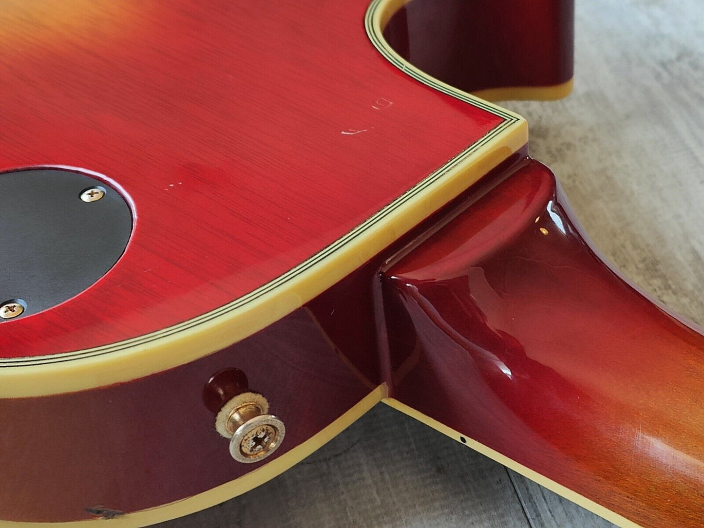 1982 Greco Japan EG-600P Super Power Les Paul Custom 3PU (Cherry Sunburst)