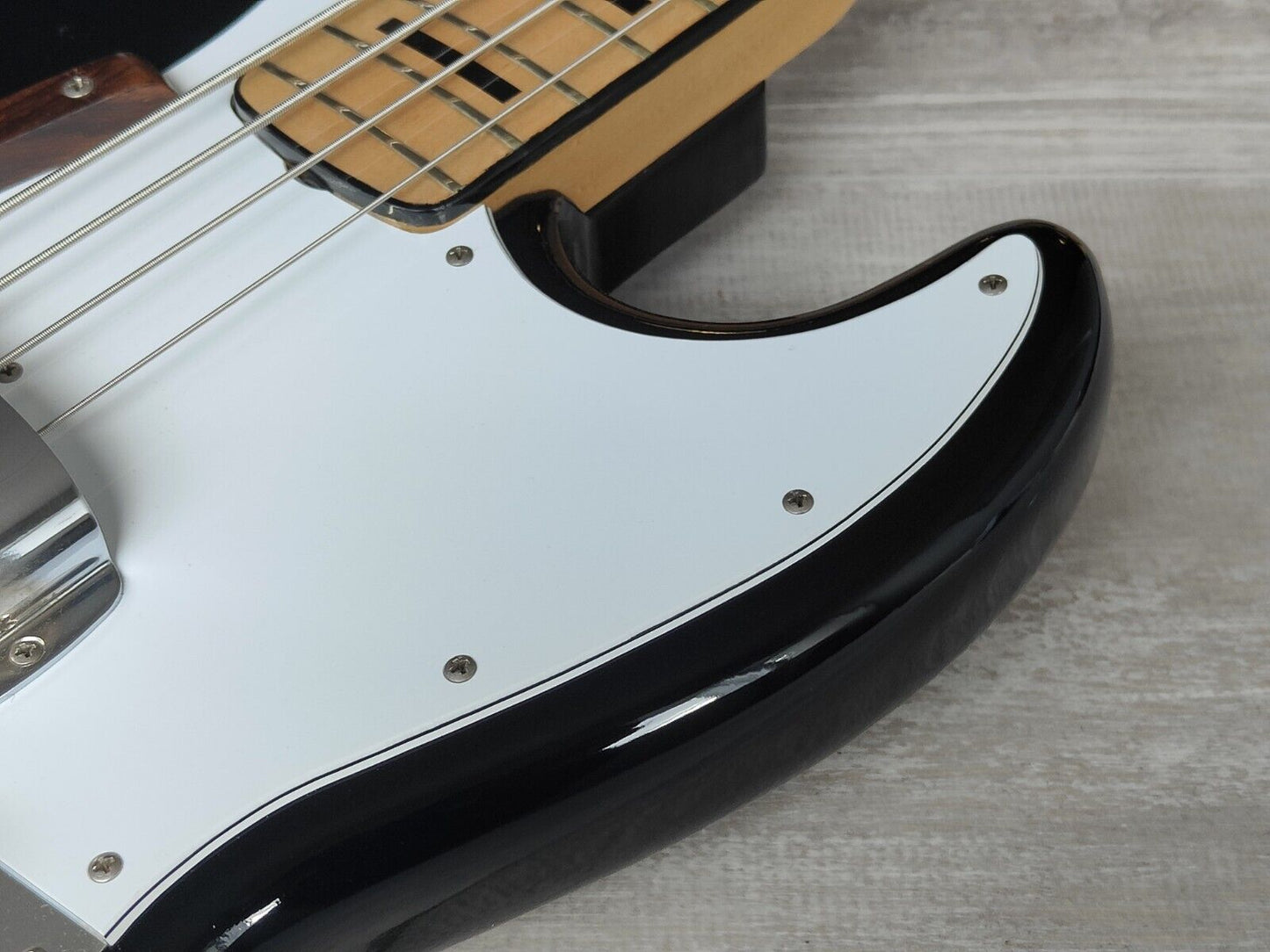 1976 Fernandes Japan FJB-65 Jazz Bass (Black)