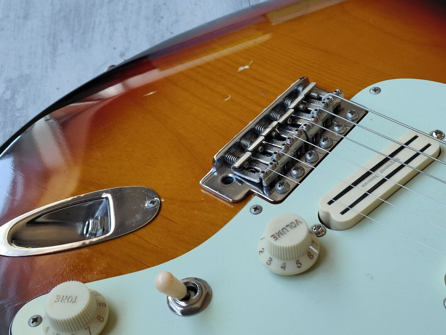 1993 Fender Japan ST62-70 '62 Reissue Mod Stratocaster w/USA Pickups (Sunburst)