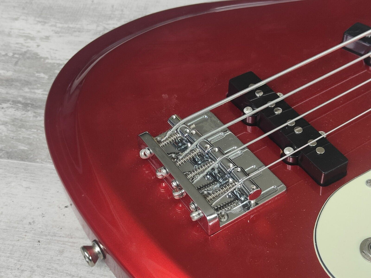 Aria Diamond Mosrite Style DMB380 Bass Guitar (Candy Apple Red)