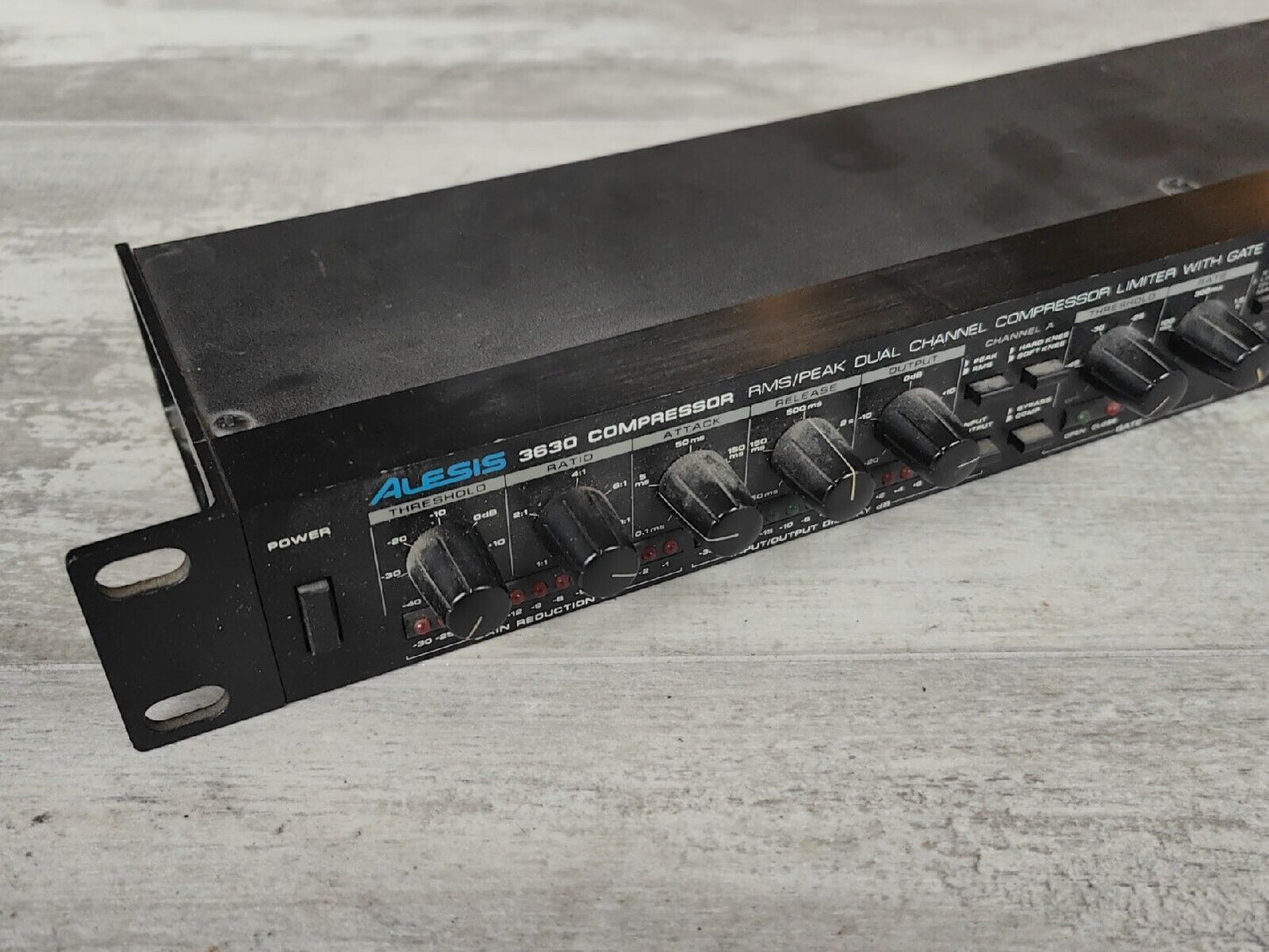Alesis 3630 Dual-Channel Compressor/Limiter w/Gate
