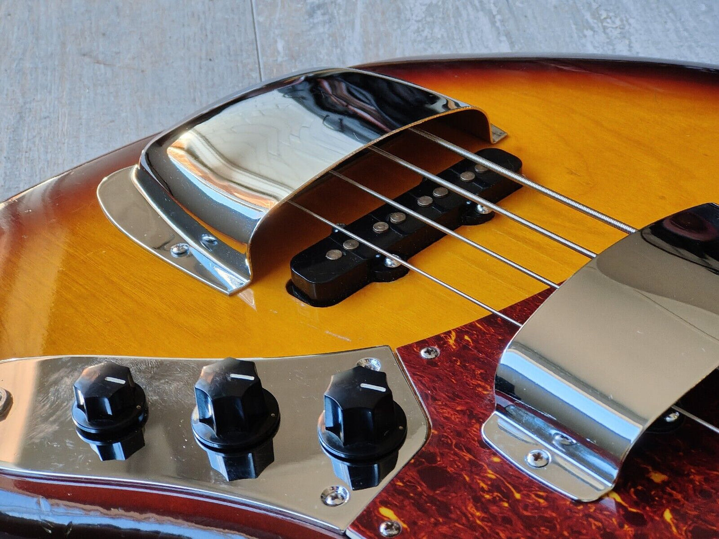 1970's Unknown Japanese Jazz Bass (Violin Sunburst)