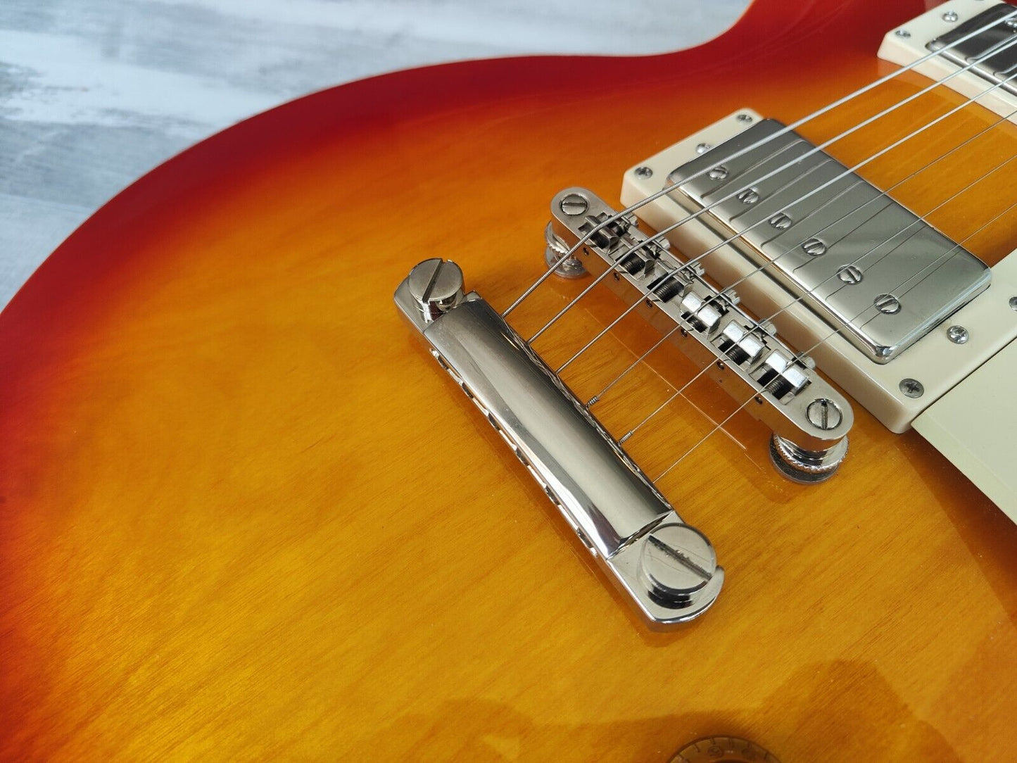 2019 Epiphone Les Paul Standard (Cherry Sunburst)