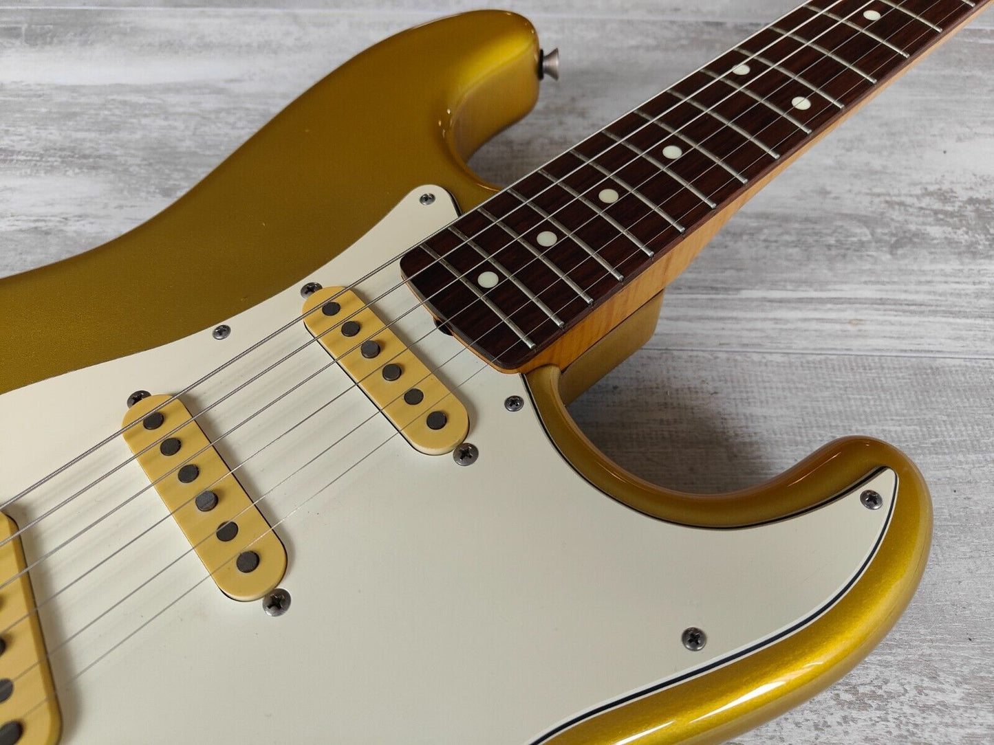 1994 Fender Japan ST62 62 Reissue 40th Anniversary Stratocaster (Shoreline Gold)