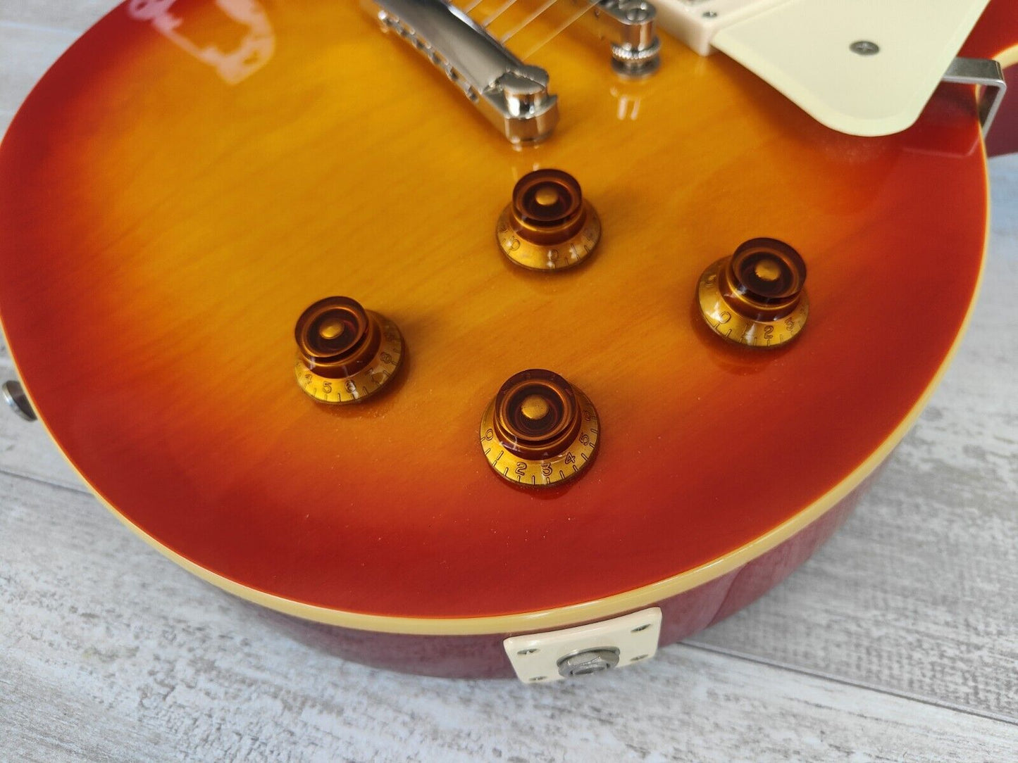 2019 Epiphone Les Paul Standard (Cherry Sunburst)