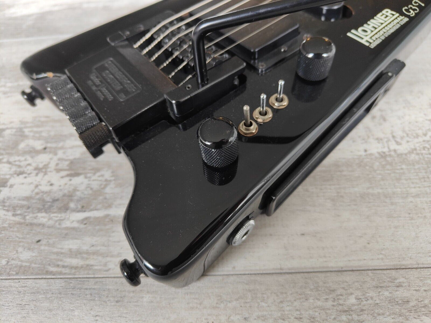 Hohner Professional B3T Steinberger Headless Guitar (Black)