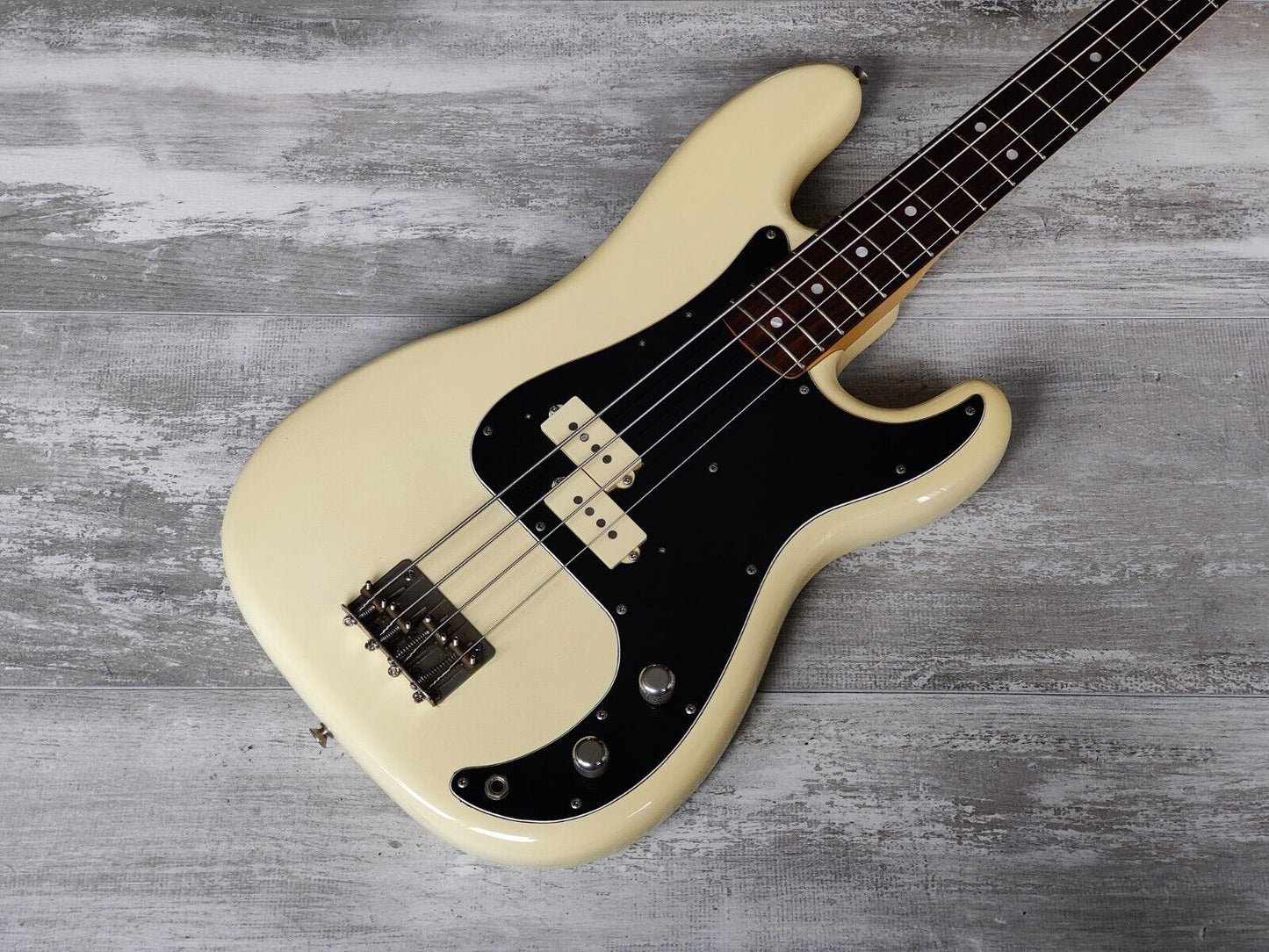 1979 Fernandes Japan FPB-60 Precision Bass (Vintage White)