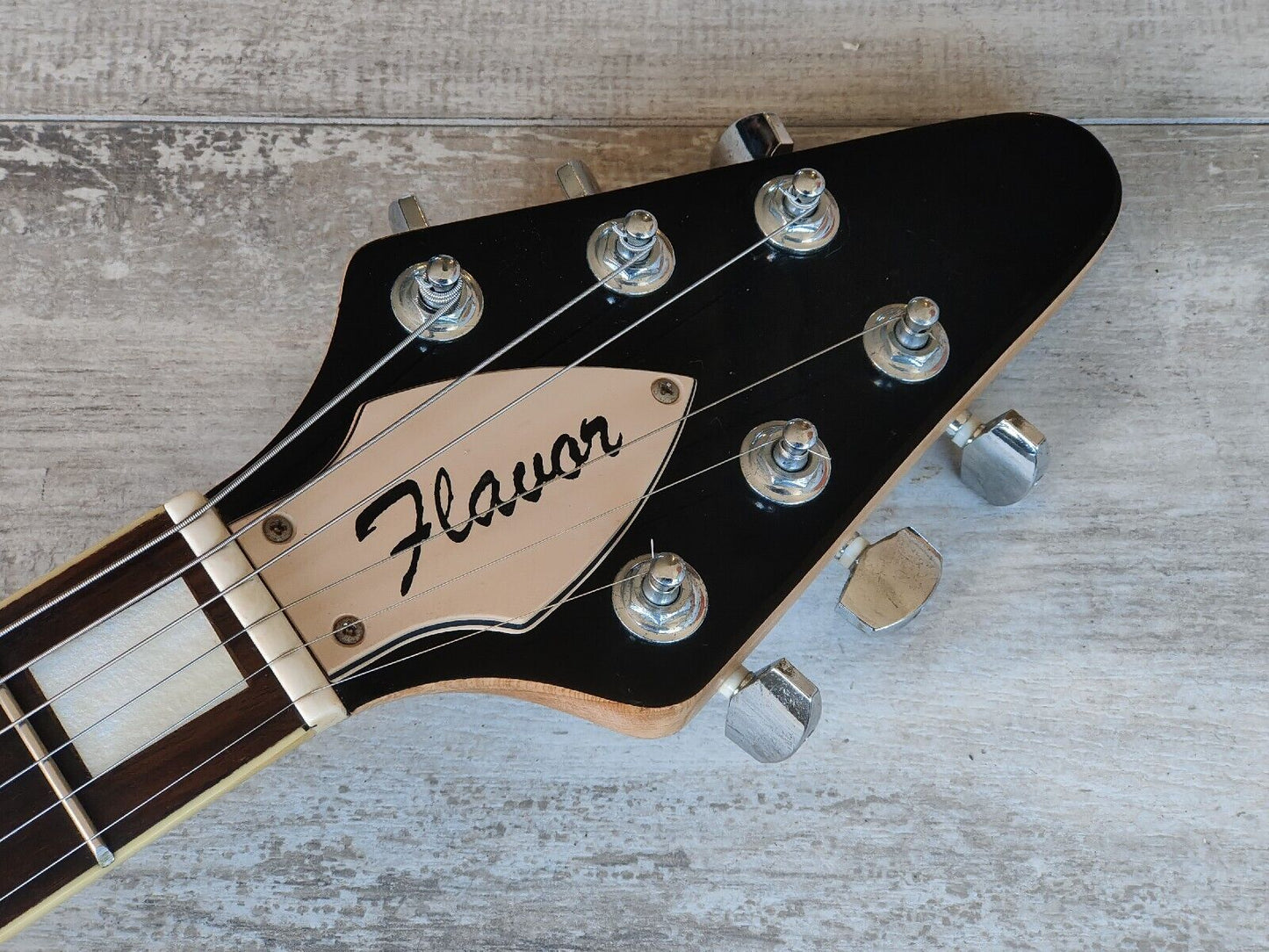 Flavor (by Aria) Flying V (Black)