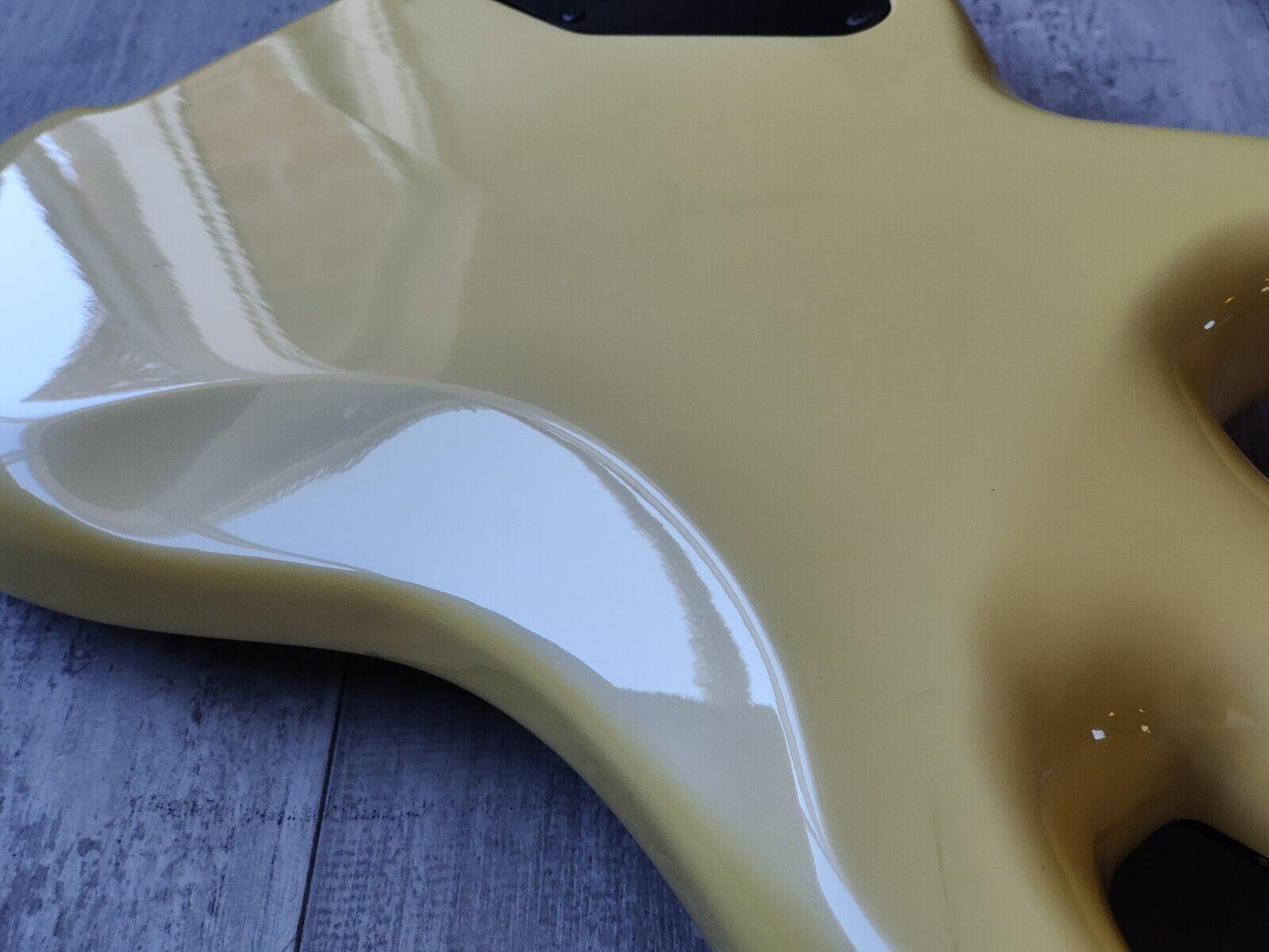 1986 Greco Japan F-100P Headless Vintage Bass w/Steinberger System (White)