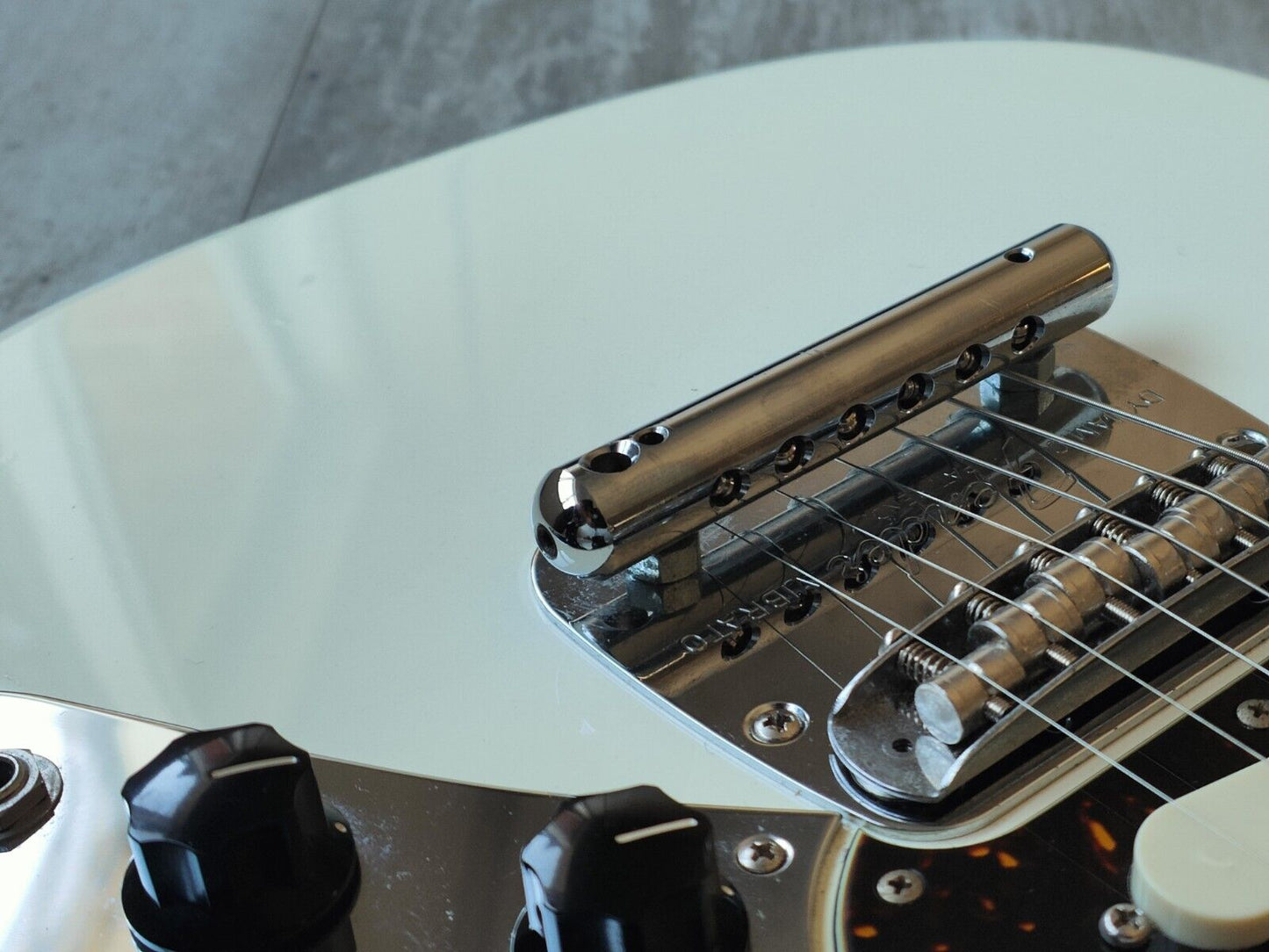 2017 Fender Japan Traditional 60's Mustang (Vintage White)