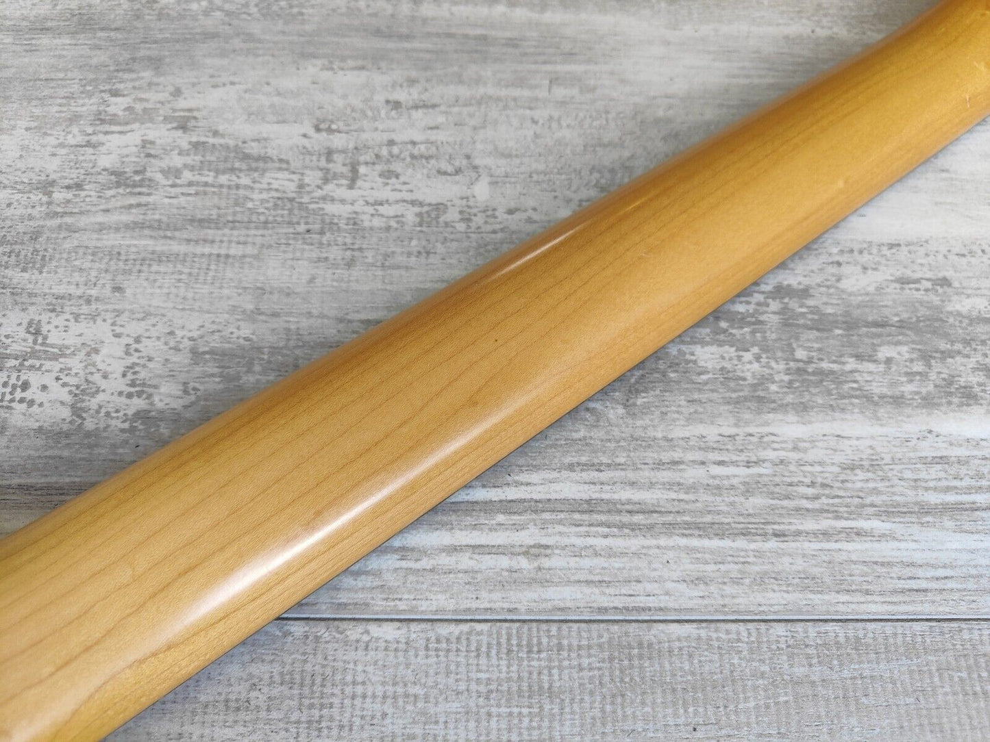 Fox MG-1 Japanese Short Scale Mustang w/Onboard Amplifier/Speaker