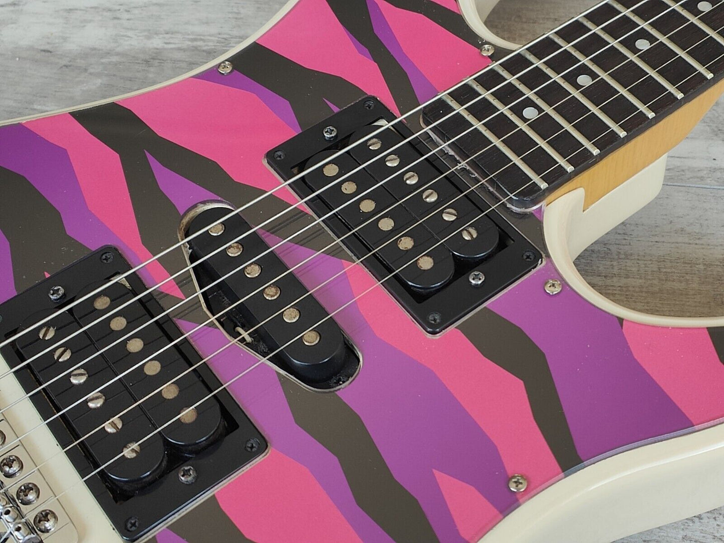1993 Yamaha YGX121FP HSH Superstrat w/"Free Art Pickguard" (Pink Tiger)