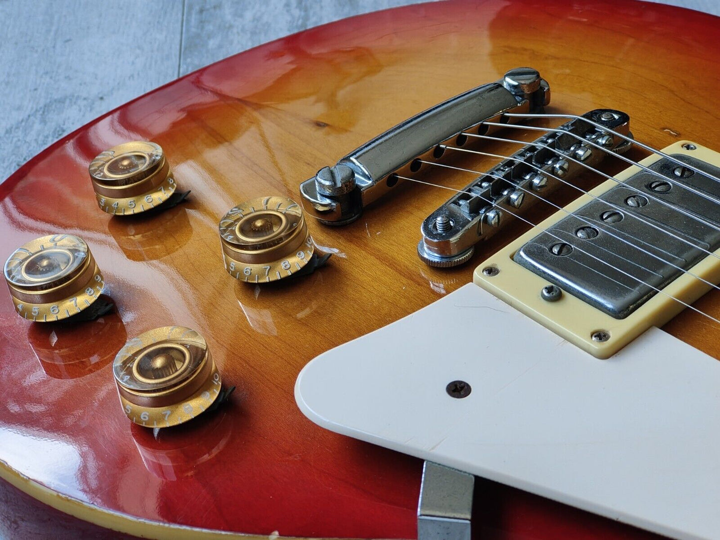 1977 JooDee (by Yamaki Japan) JLP-55 Les Paul Standard (Brown Sunburst)