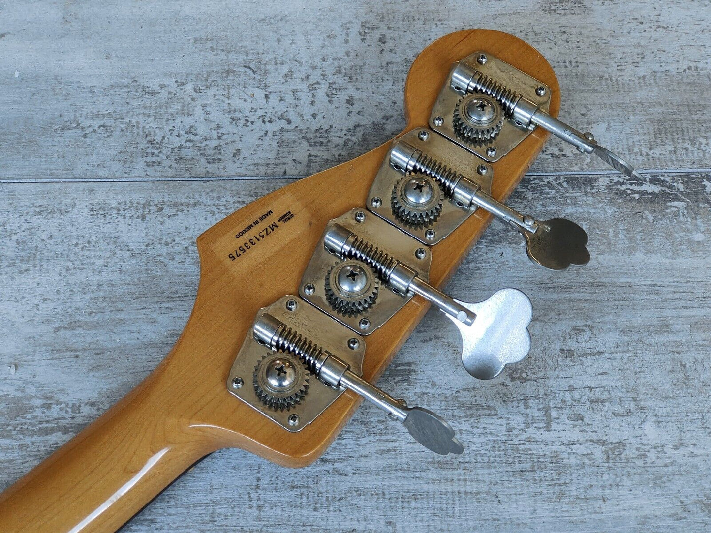 2005 Fender Classic Series '60's Jazz Bass (Sunburst)