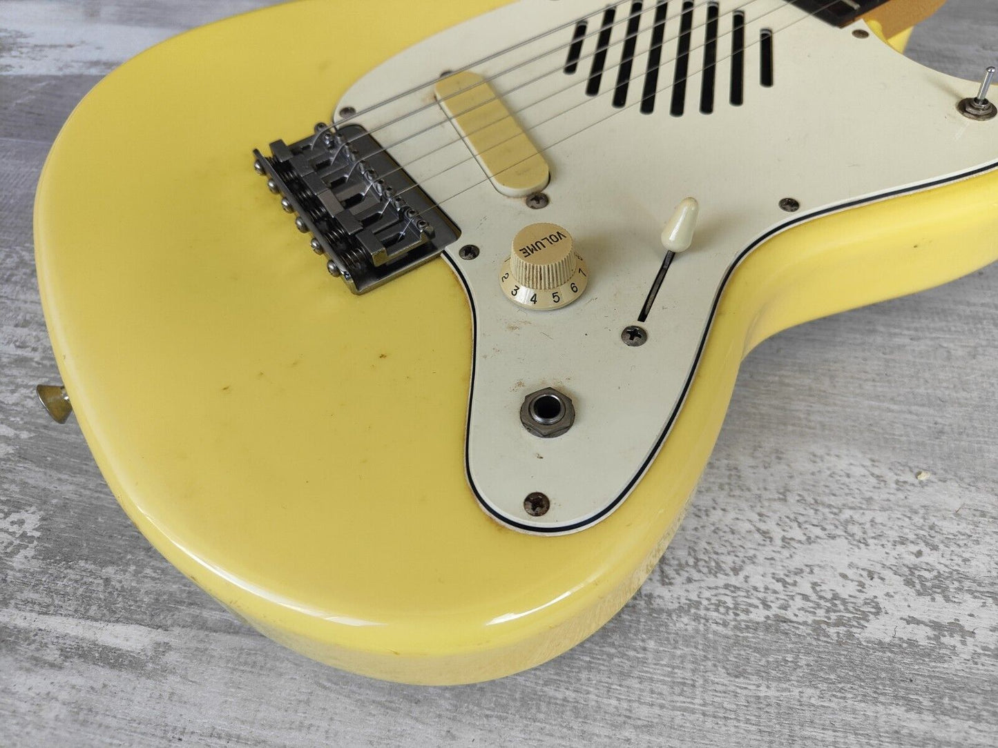 Fox MG-1 Japanese Short Scale Mustang w/Onboard Amplifier/Speaker