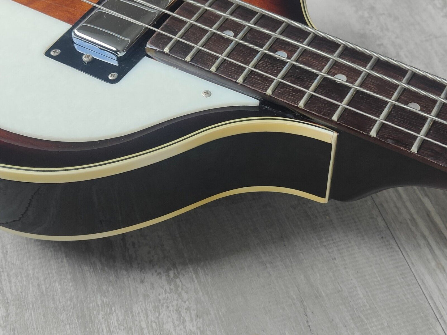 M.Crafter Violin Beatle Bass