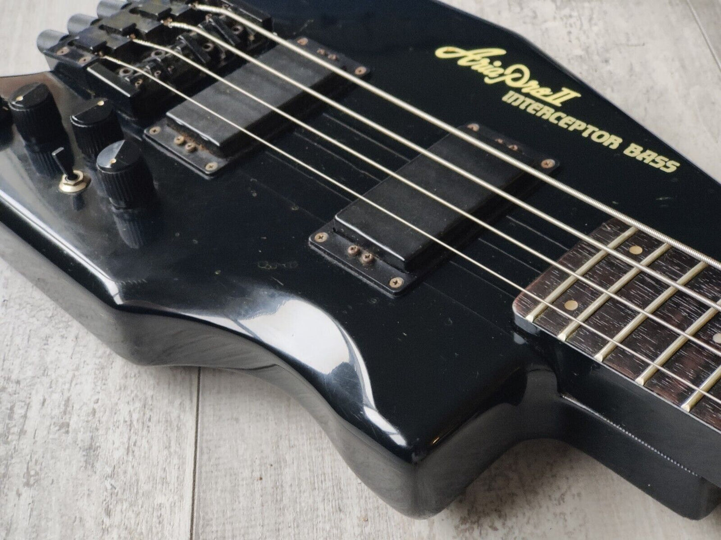 1986 Aria Pro II Japan Interceptor Headless Bass (Black)