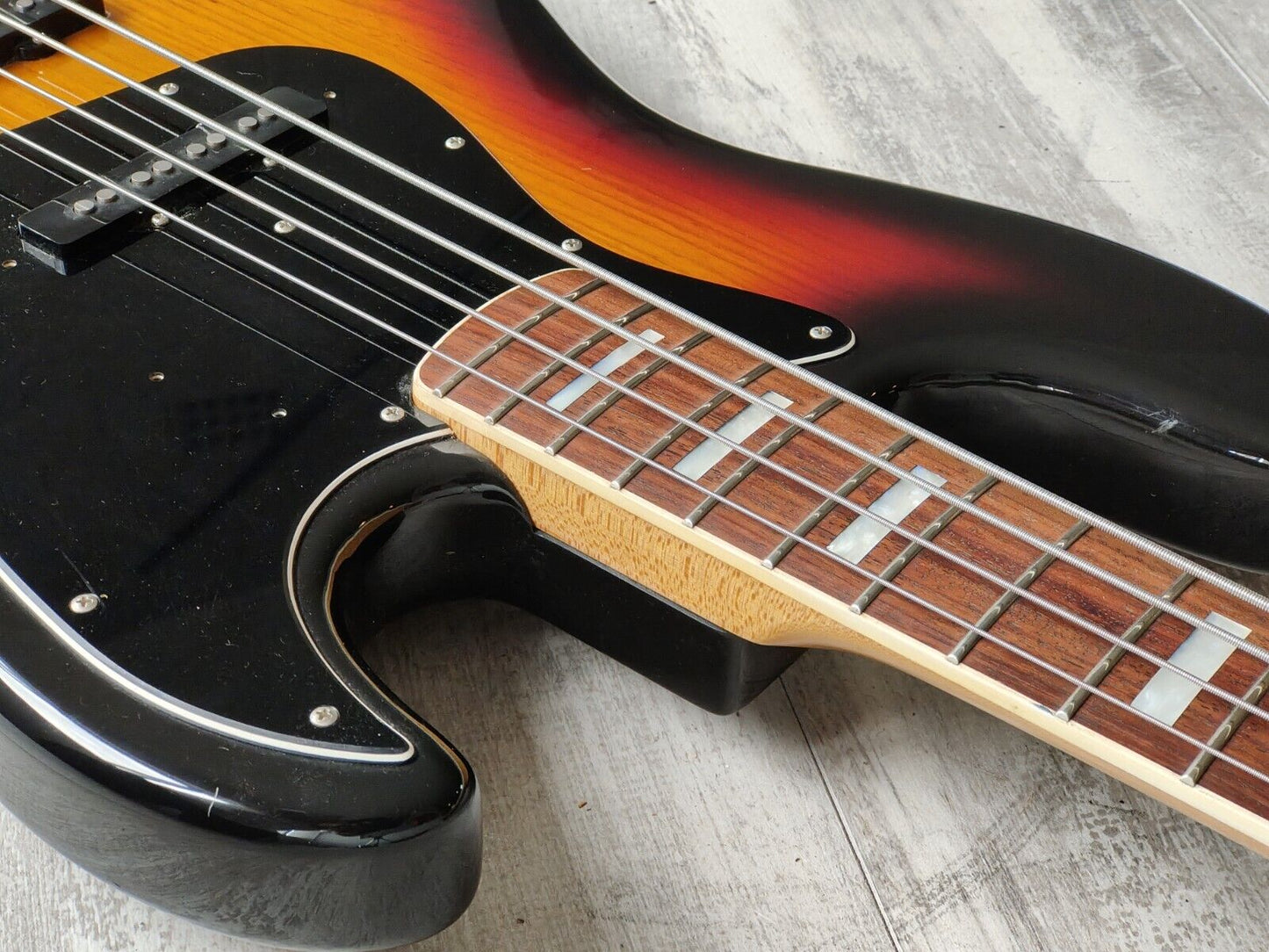 2002 Fender Japan JB75-90US '75 Reissue Jazz Bass w/USA Pickups (Sunburst)