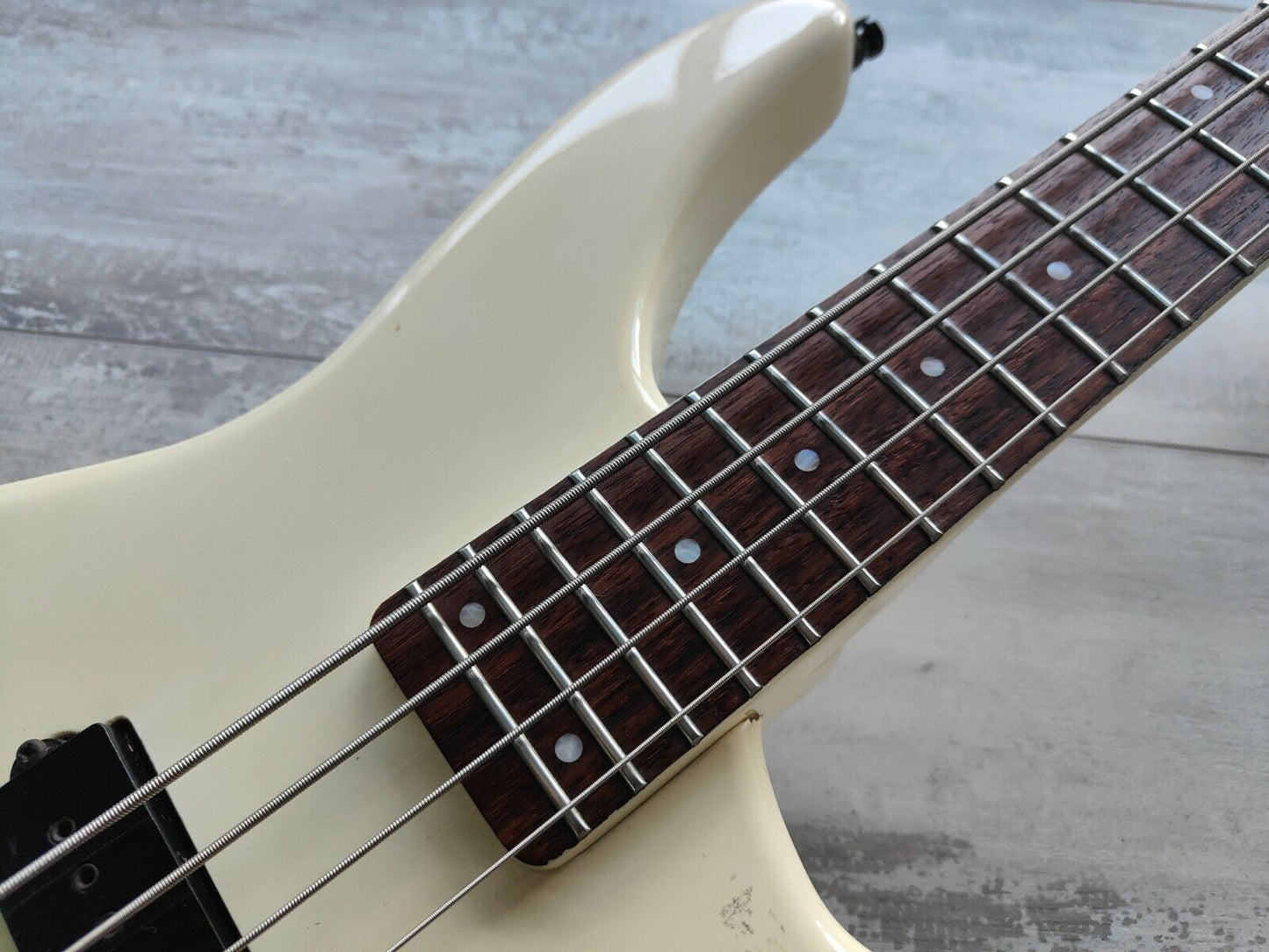 1989 Rockoon Japan (by Kawai) RHB-40 Bass (White)