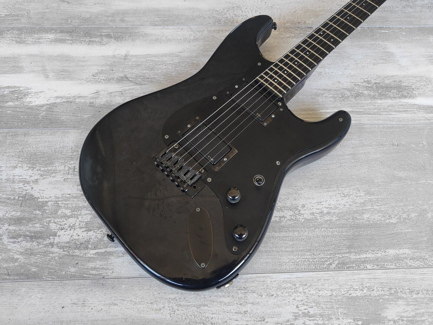 1985 Tokai Japan M-2002 MAT Graph-Tech Superstrat (Carbon Fibre)