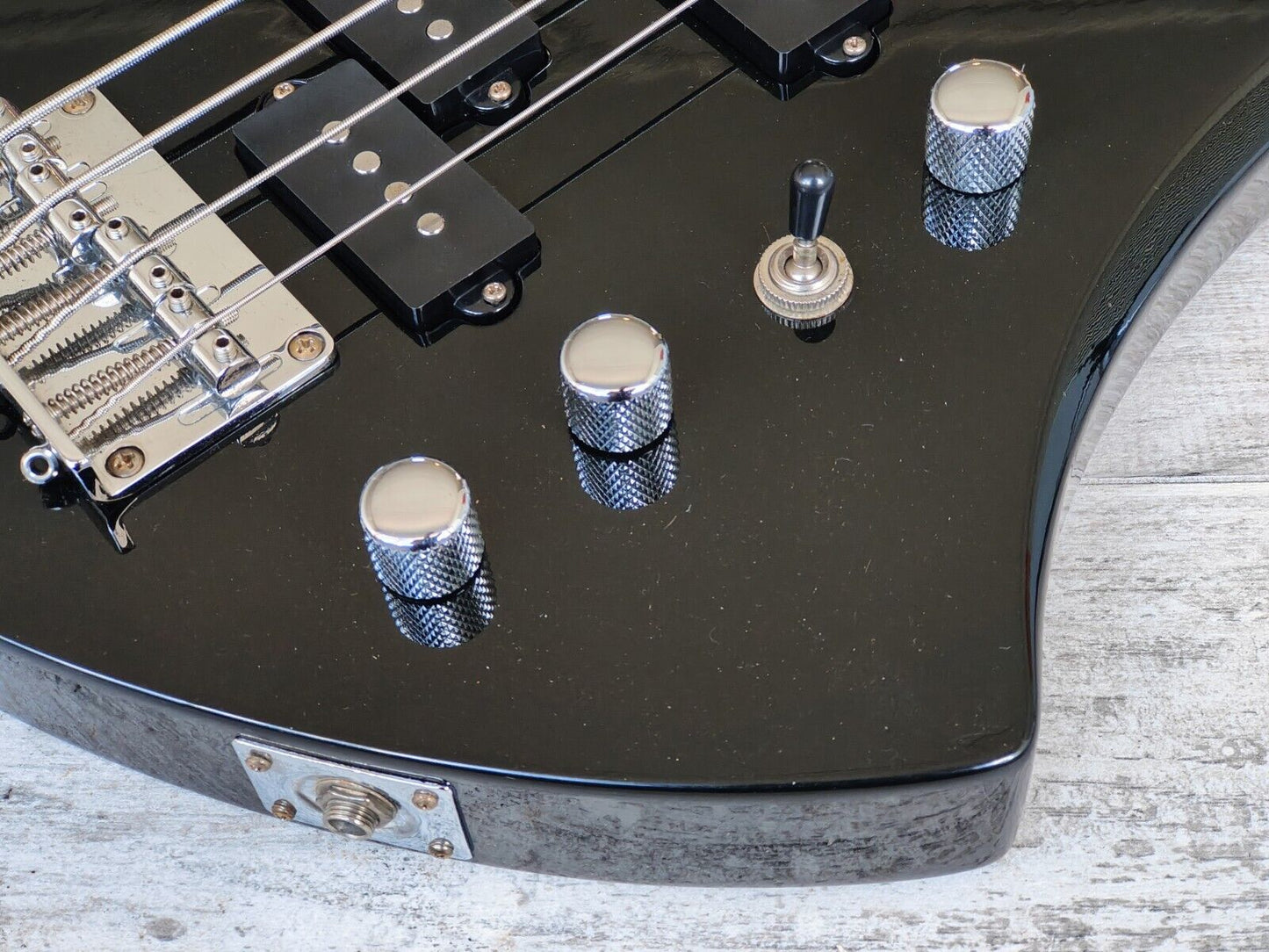2000's BC Rich Mockingbird Bass (Black)