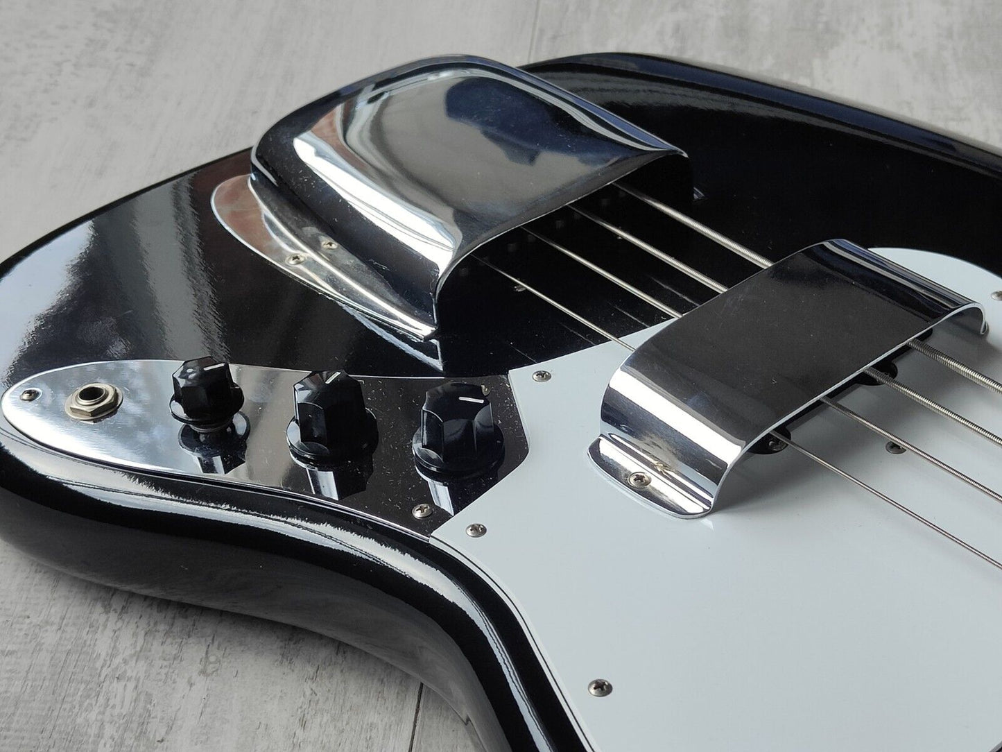 1976 Fernandes Japan FJB-65 Jazz Bass (Black)