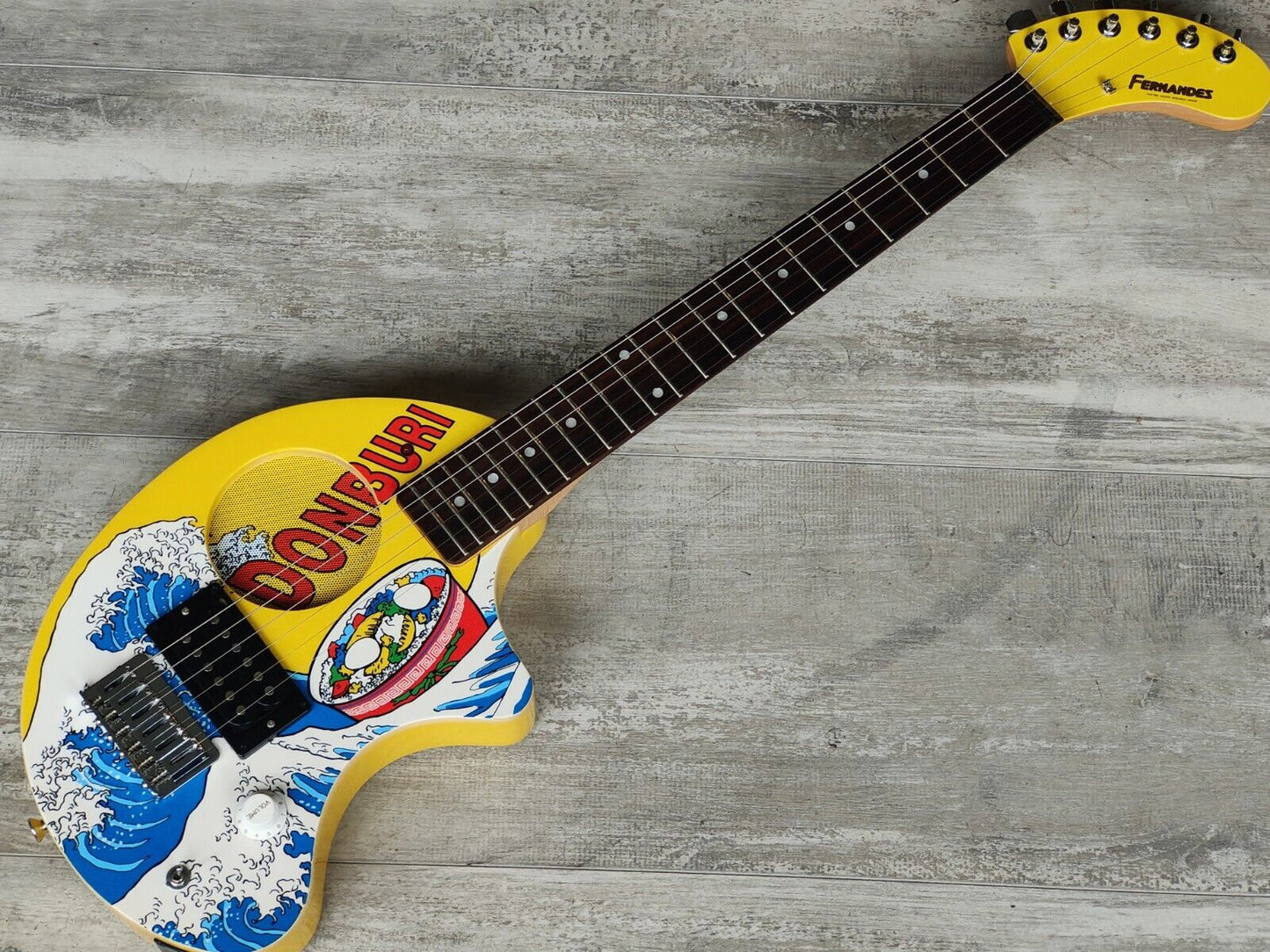 Fernandes ZO-3 Nomad Travel Guitar w/Onboard Speaker (Donburi/The Great Wave)