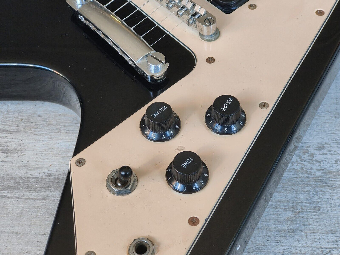 Flavor (by Aria) Flying V (Black)