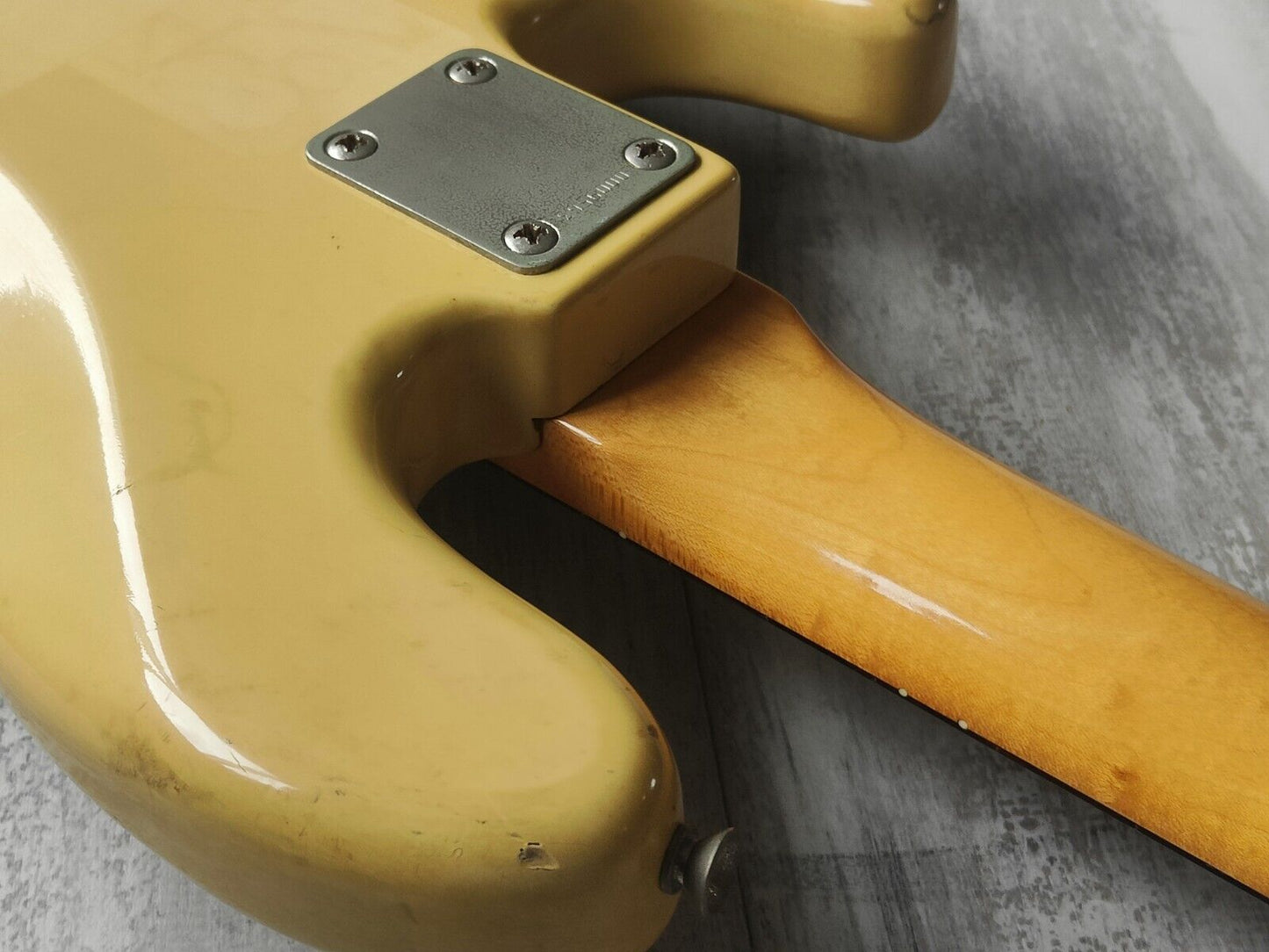 1983 Tokai TJB-70F Fretless Jazz Bass (Aged Olympic White)