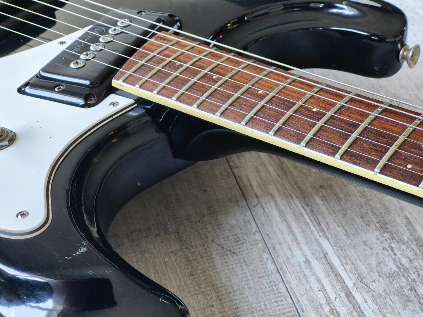 1970's Mosrite Japan Avenger w/Vibramatic Vibrato (Black)