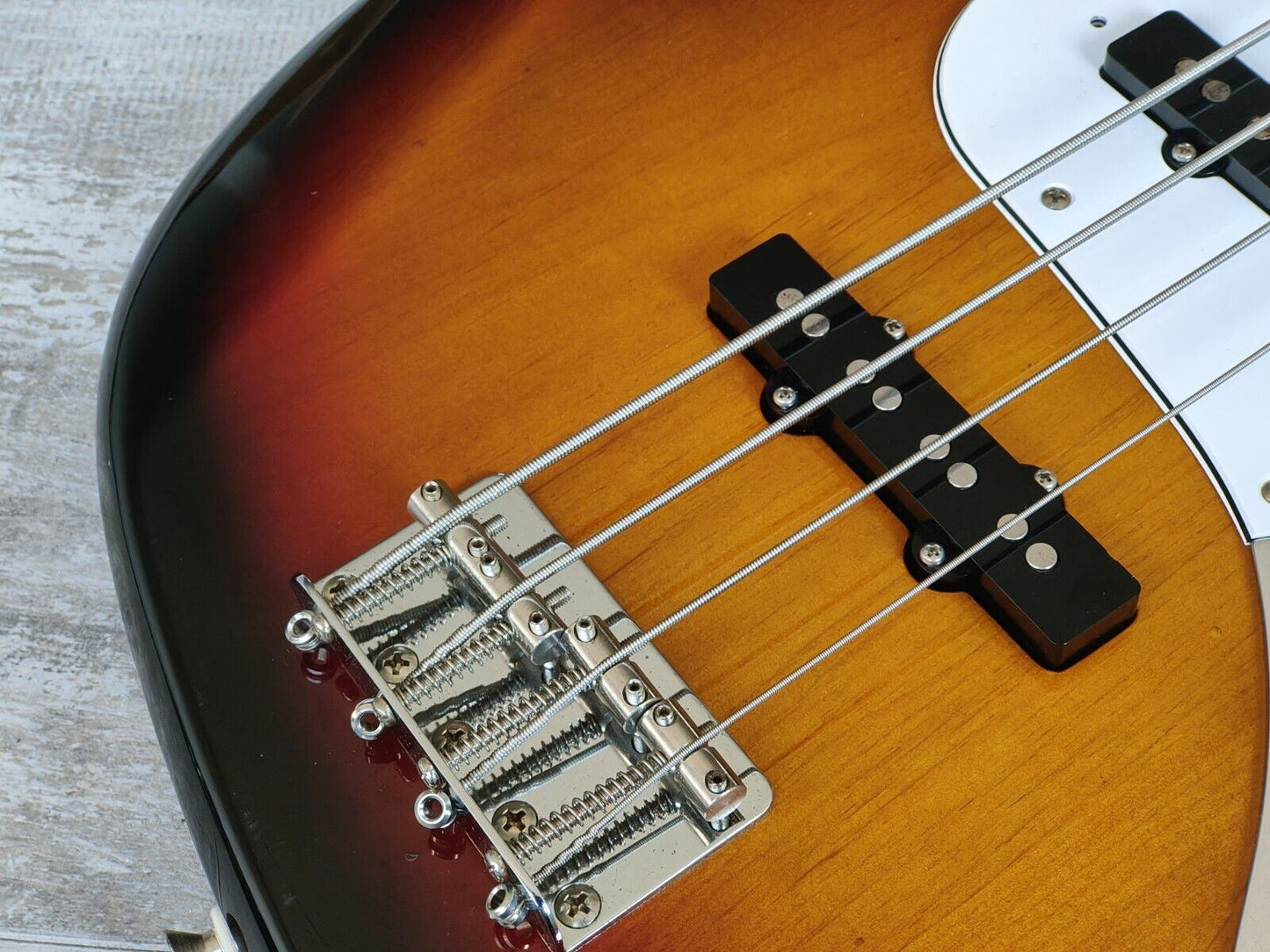2006 Fender Japan Jazz Bass Standard (Sunburst)