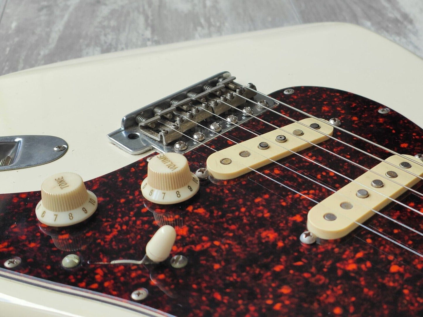 1995 Fender Japan ST62-70 '62 Reissue Stratocaster w/USA Pickups (Olympic White)