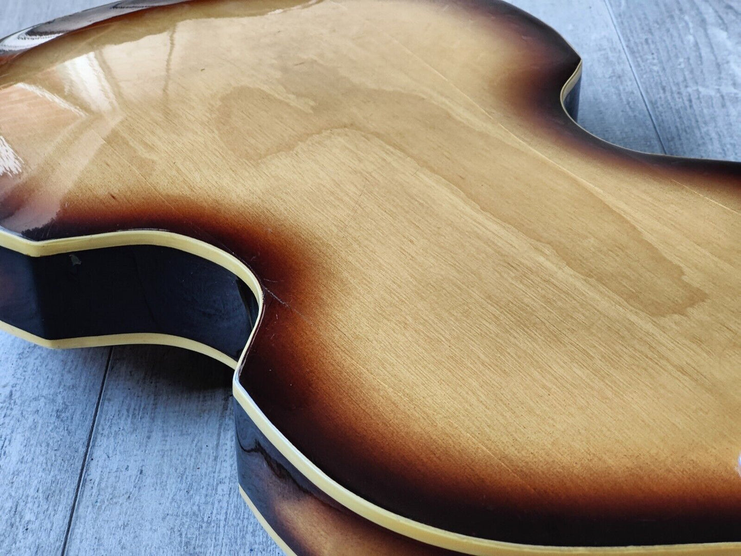 1970's Triumph Japan Violin Beatle Bass (Brown Sunburst)