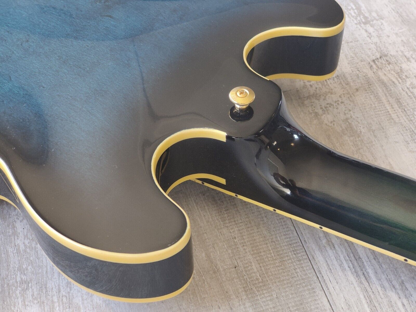 1988 Yamaha Japan SAS-II Semi Hollowbody Electric Guitar (Navy Blue Sunburst)