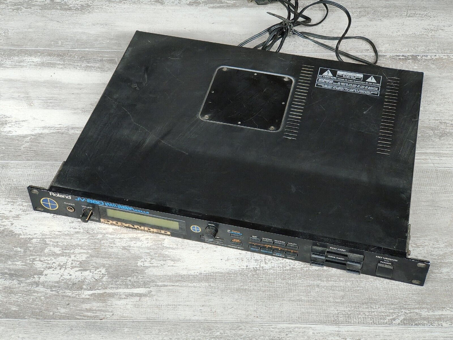 Roland JV-880 Multi Timbral Synthesizer Module