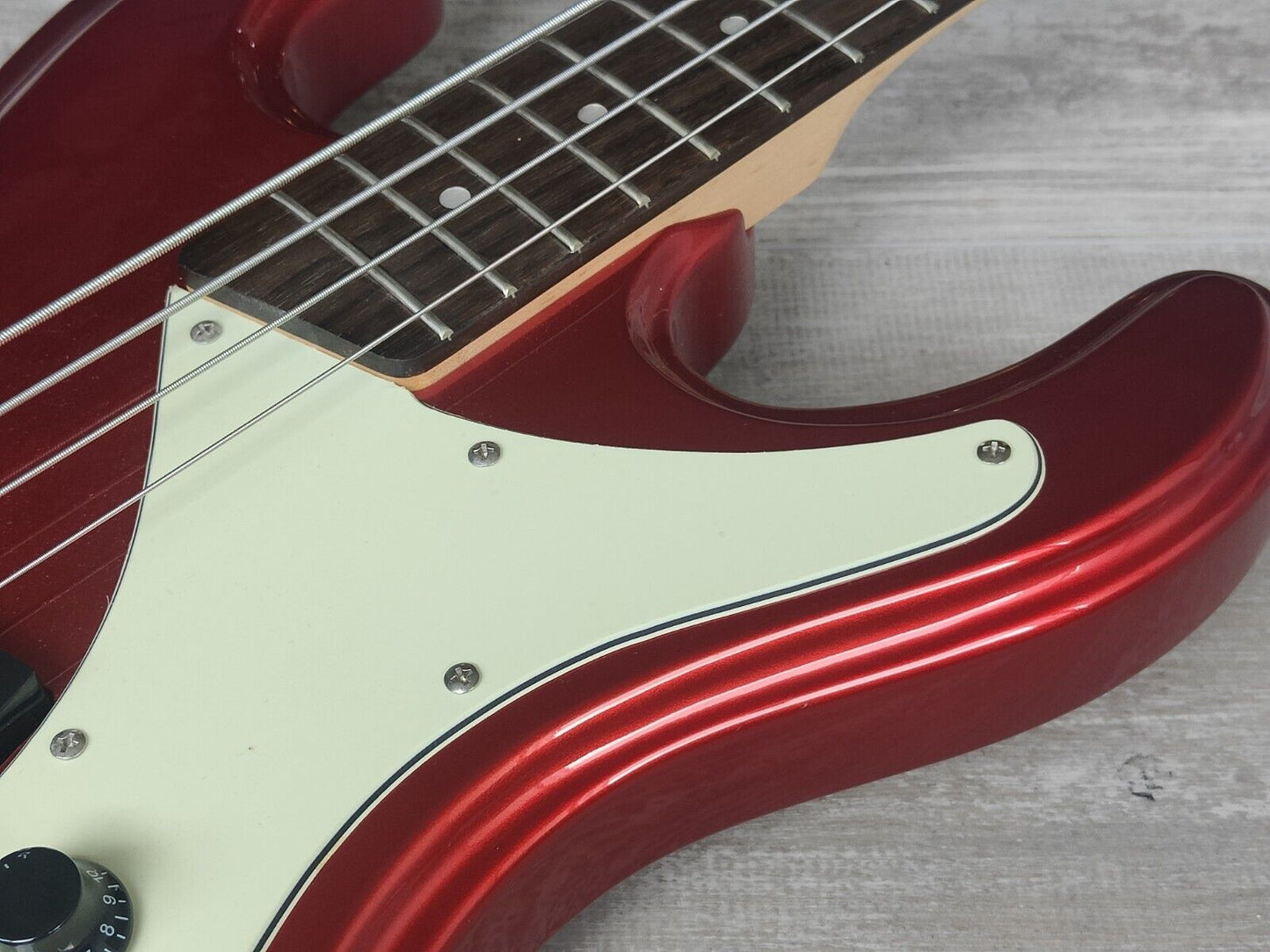 Aria Diamond Mosrite Style DMB380 Bass Guitar (Candy Apple Red)