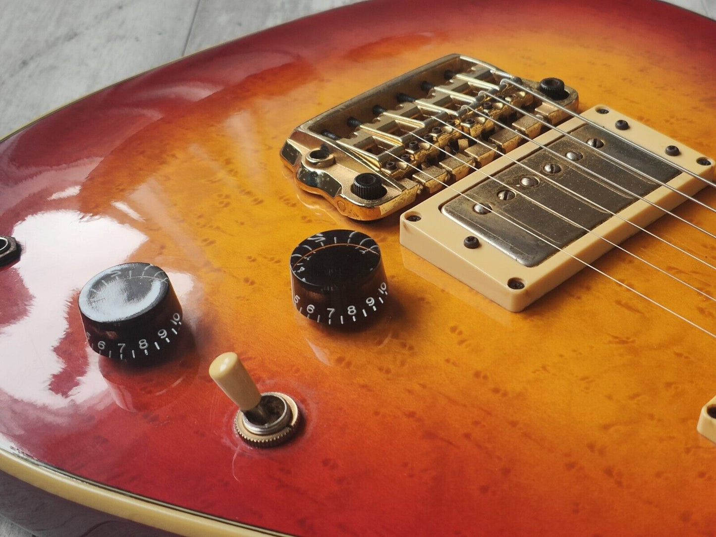 1983 Ibanez Japan RS1000 Roadstar II Vintage Electric Guitar (Cherry Sunburst)