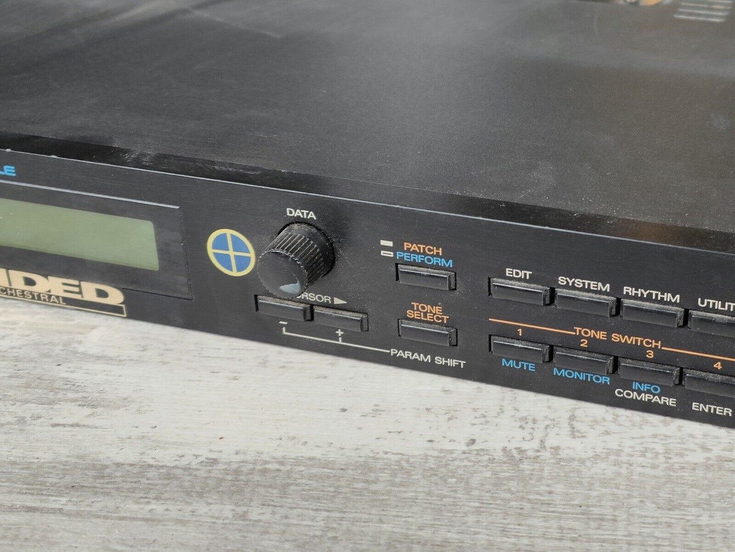 Roland JV-880 Multi Timbral Synthesizer Module