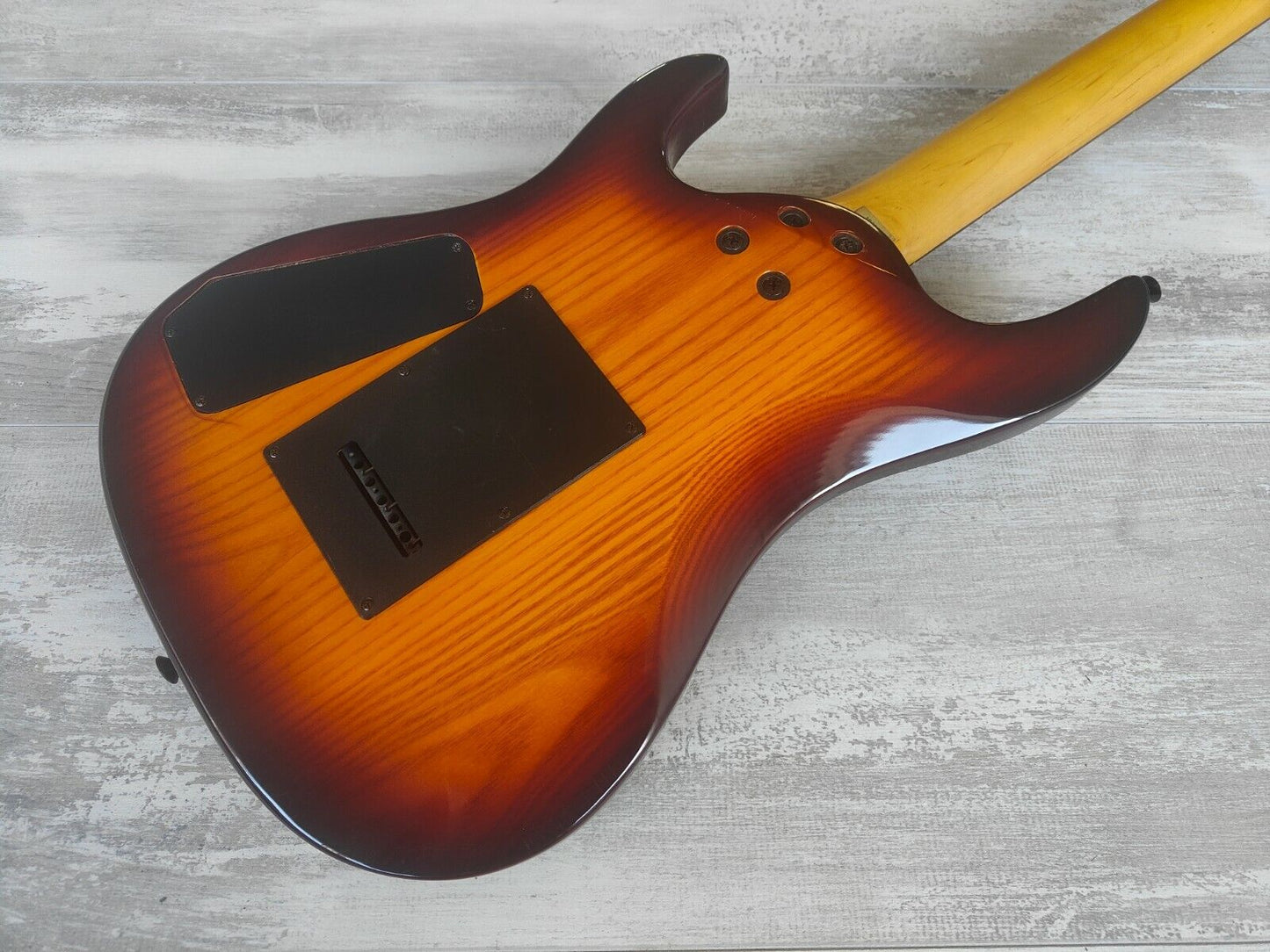 Aria Pro II Magna Series MA38/VS Superstrat (Violin Sunburst)