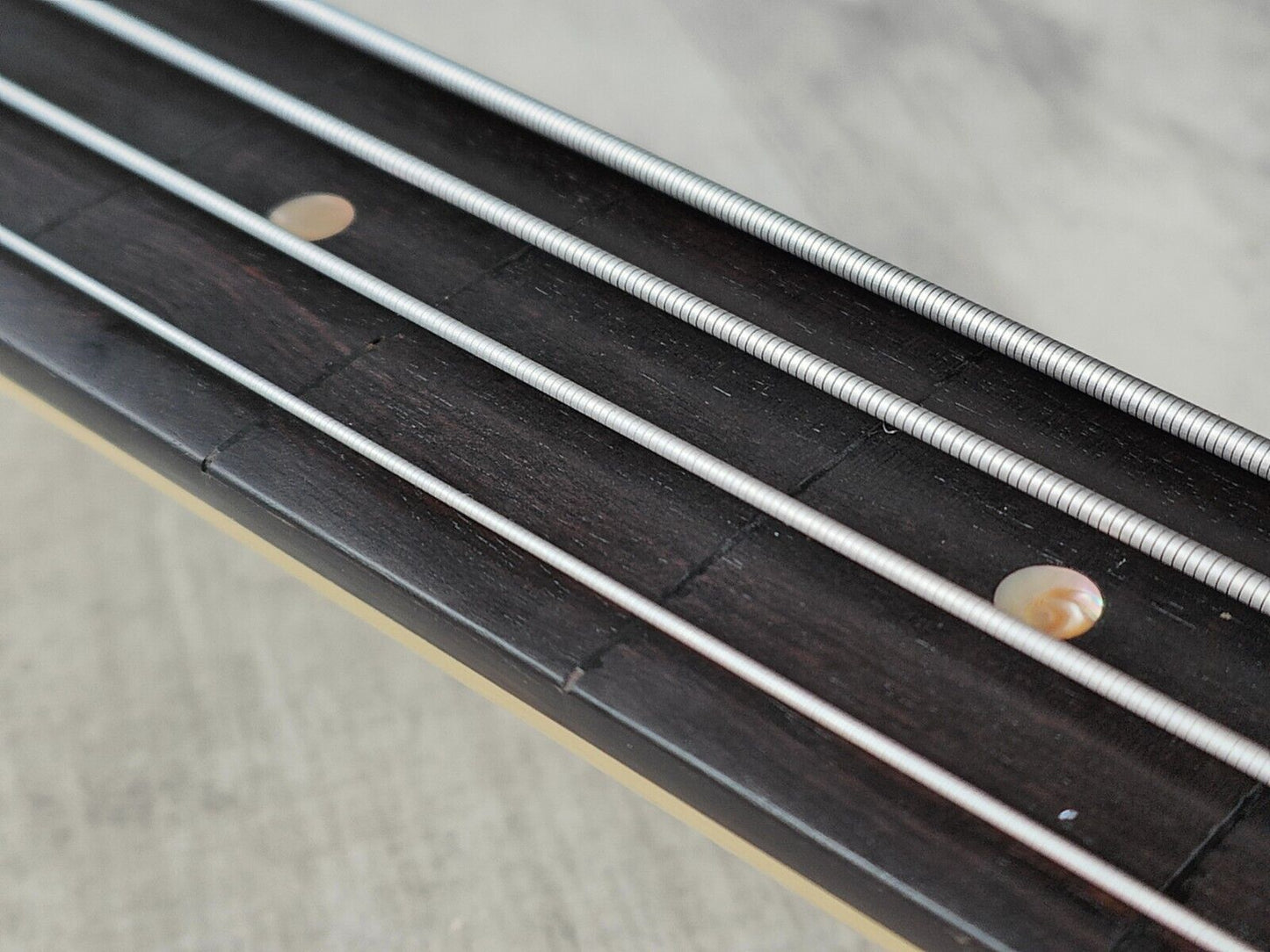 1984 Ibanez Japan MC924 Musician Series Fretless Bass Guitar (Pearl White)