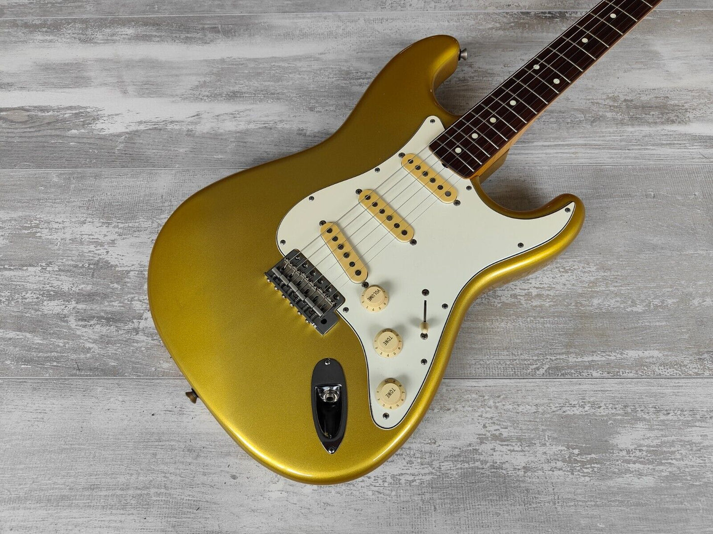 1994 Fender Japan ST62 62 Reissue 40th Anniversary Stratocaster (Shoreline Gold)